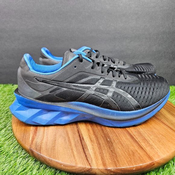 Asics Novablast Shoes Men\'s Size 9 Black Blue Running Sneakers Athletic 1011B222